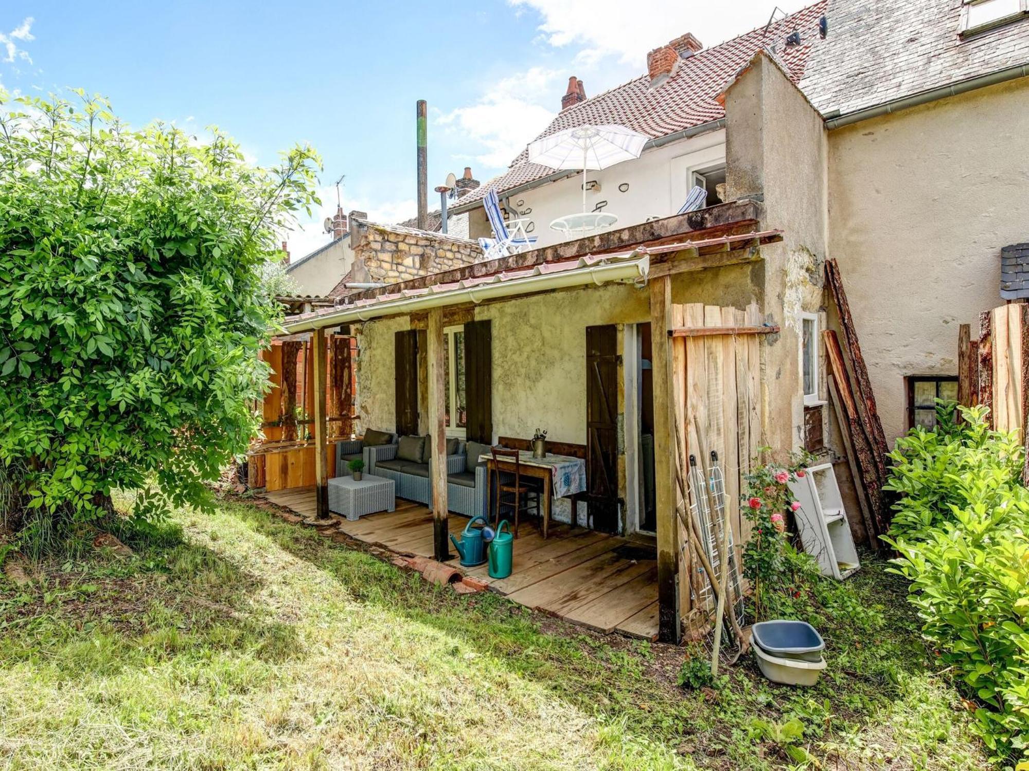Traditional Holiday Home In Brinon Sur Beuvron المظهر الخارجي الصورة